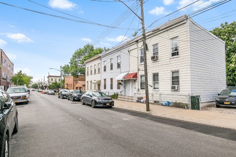 Awesome property in Maspeth New York (3)